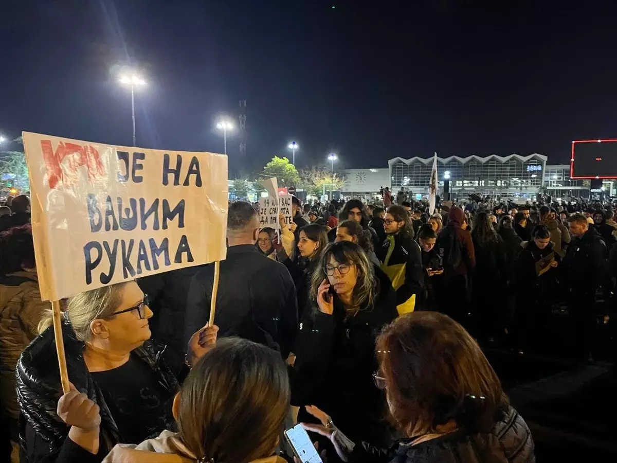 Novi Sad’da Tren İstasyonu Protestosu
